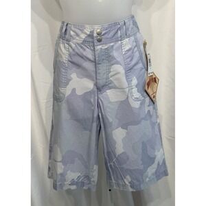 Caribbean Joe Shorts Summer Wind, Girly Camo Bermuda shorts Size 6 NWT
